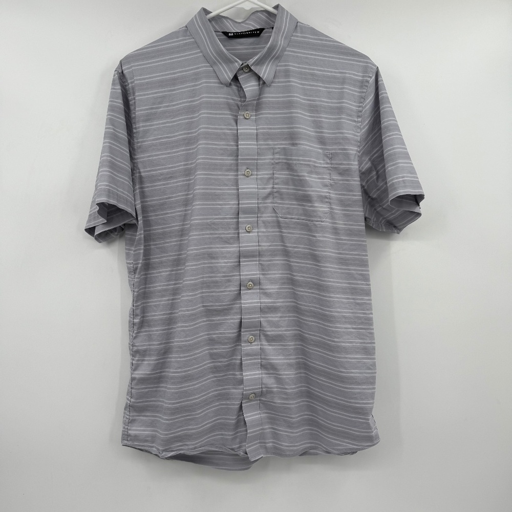 Travis Mathew Shirt Men Medium Gray White Stripes Button Up Short Sleeve Stretch